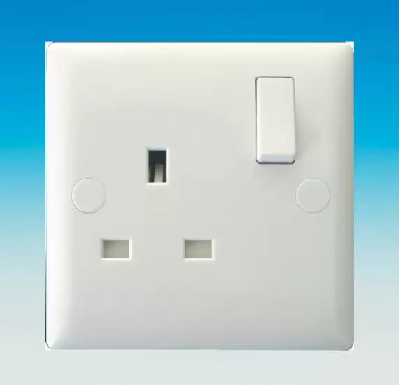 Varilight 1G Switched Socket XO4PW